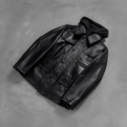 Styled Fit Perspective of Men's Moulder Hooded Preto Blusão de Couro para Homem on Model - Natural Daylight Drape