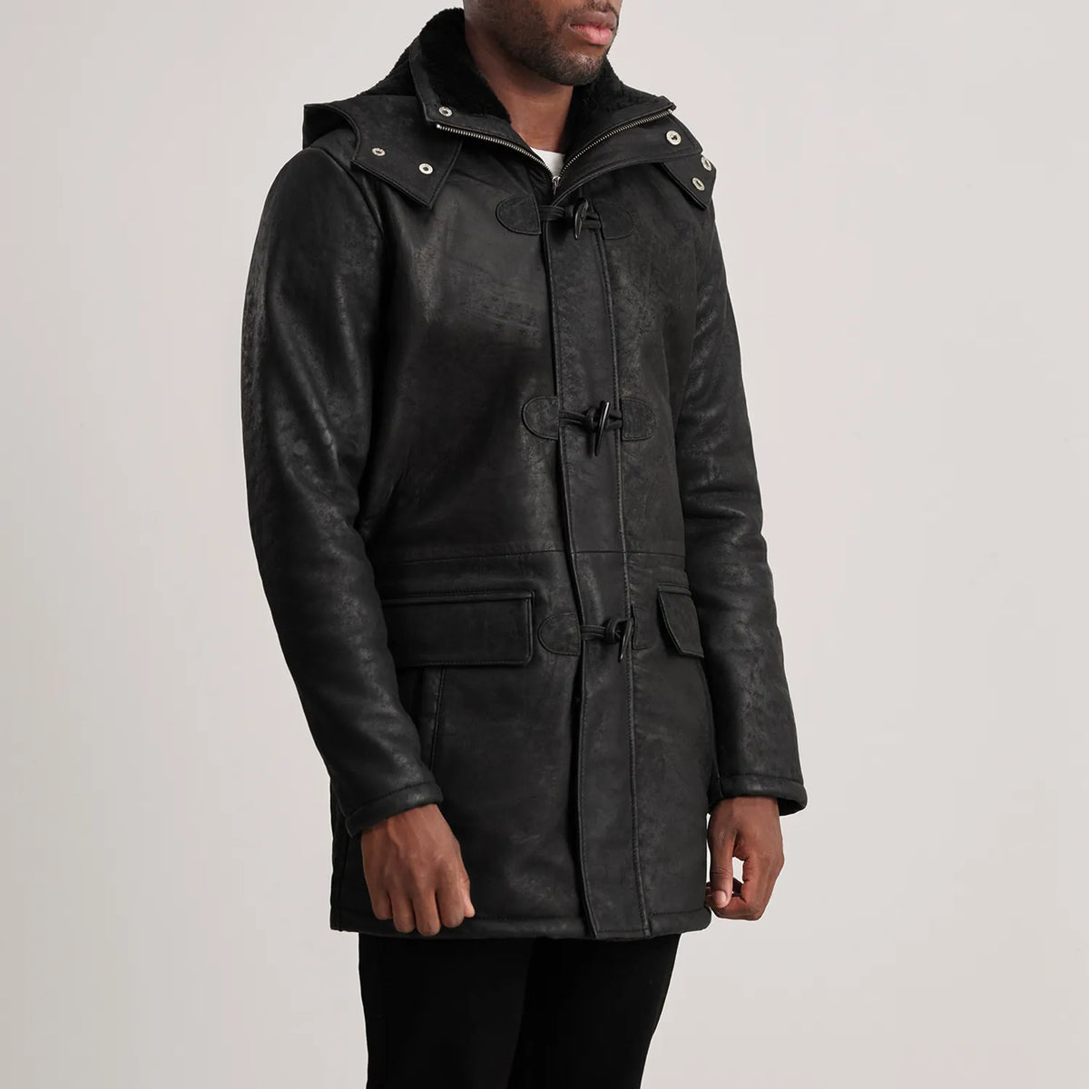 
Distressed Black Sheepskin Snuffed Hooded Jacket - Vista traseira com ombros definidos e bainha impecável