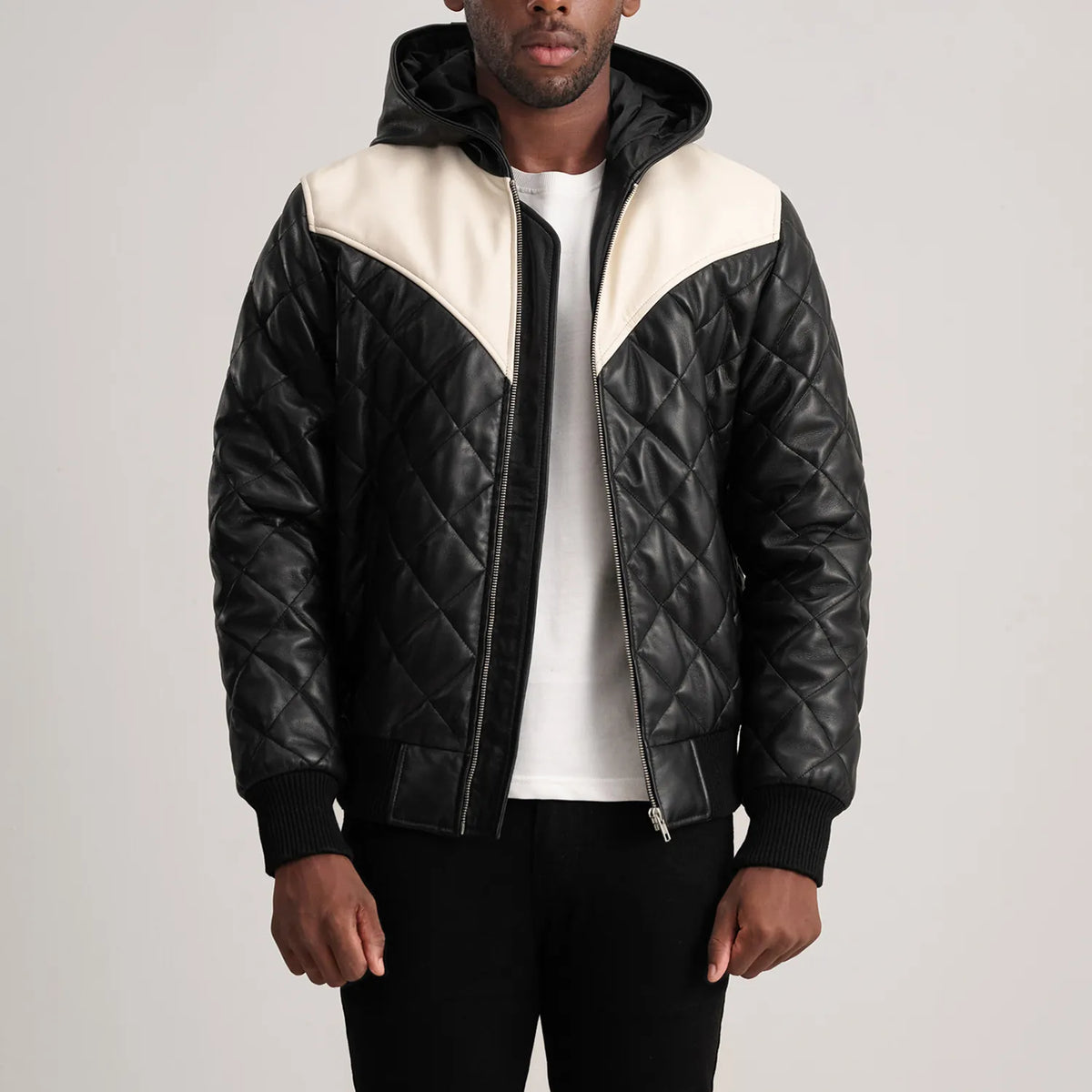 
Norman Tan Hooded Bomber Leather Puffer Jacket in Tan Brown Sheepskin Leather - Vista frontal e silhueta ajustada | Comprar online