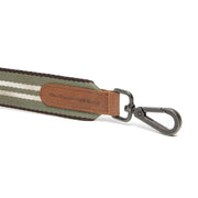 Verde Shoulder Strap para Mulher - Lateral Side Profile View Showing Sleeve Cut &amp; Athletic Taper Fit