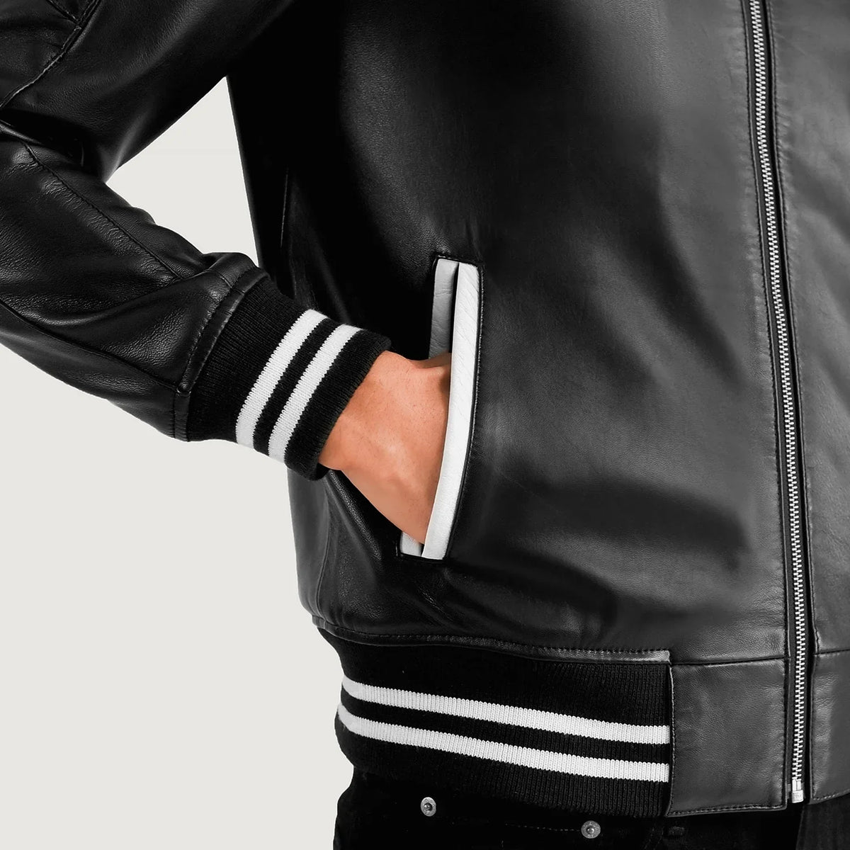 Pascal Preto Leather Varsity Blusão de Couro para Homem - Lateral Side Profile View Showing Sleeve Cut &amp; Athletic Taper Fit