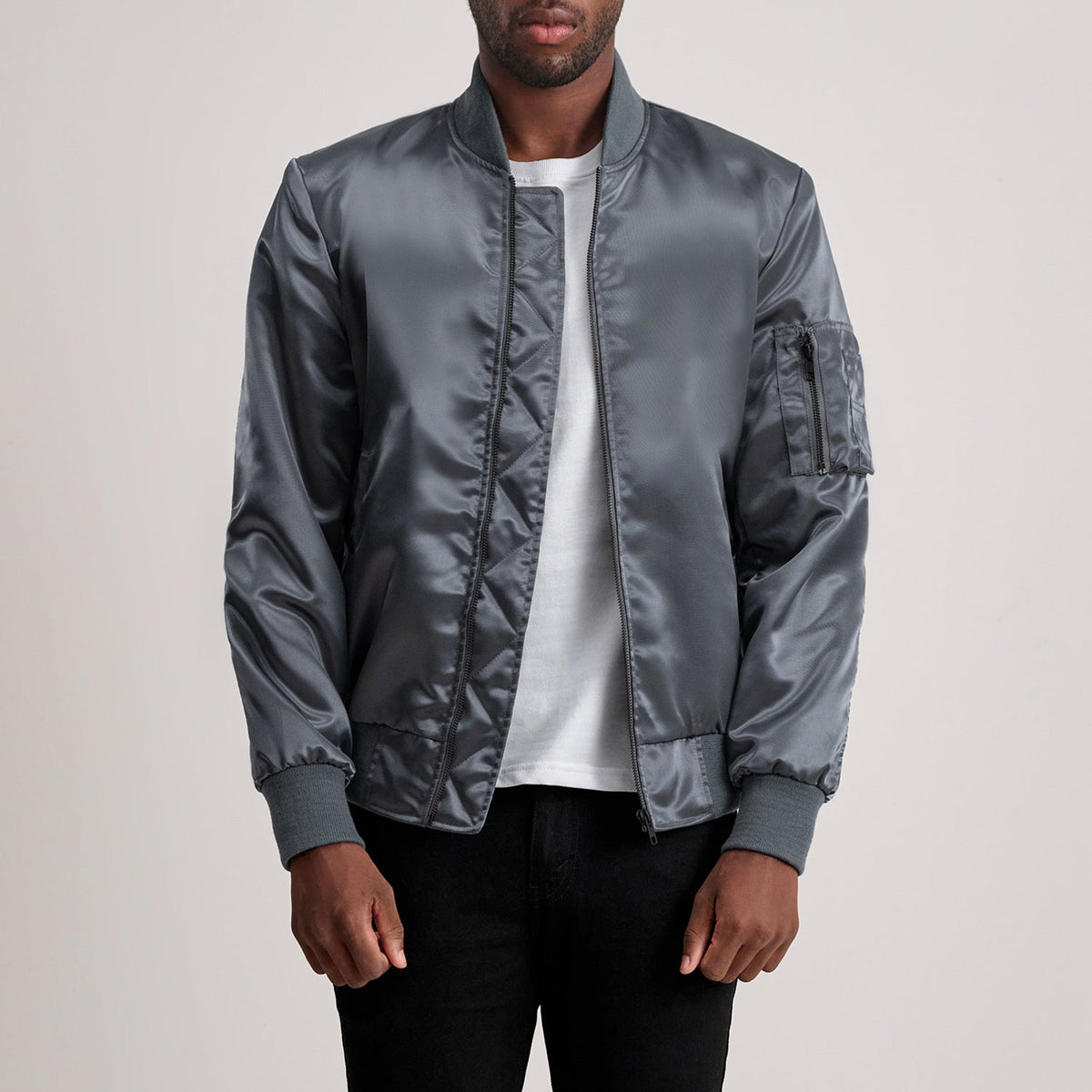 Quinton MA-1 Grey Blusão Bomber de Couro para Homem - Lateral Side Profile View Showing Sleeve Cut &amp; Athletic Taper Fit