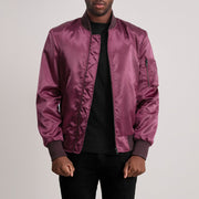 Quinton MA-1 Bordô Blusão Bomber de Couro para Homem - Lateral Side Profile View Showing Sleeve Cut &amp; Athletic Taper Fit