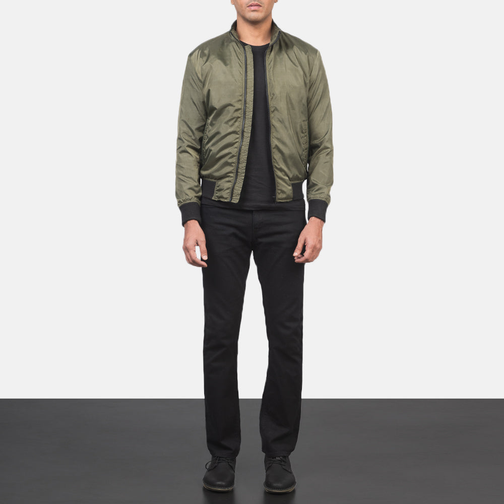 Men's Ramon Verde Blusão Bomber de Couro para Homem - Lateral Side Profile View Showing Sleeve Cut &amp; Athletic Taper Fit