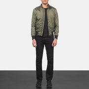 Men's Ramon Verde Blusão Bomber de Couro para Homem - Lateral Side Profile View Showing Sleeve Cut &amp; Athletic Taper Fit