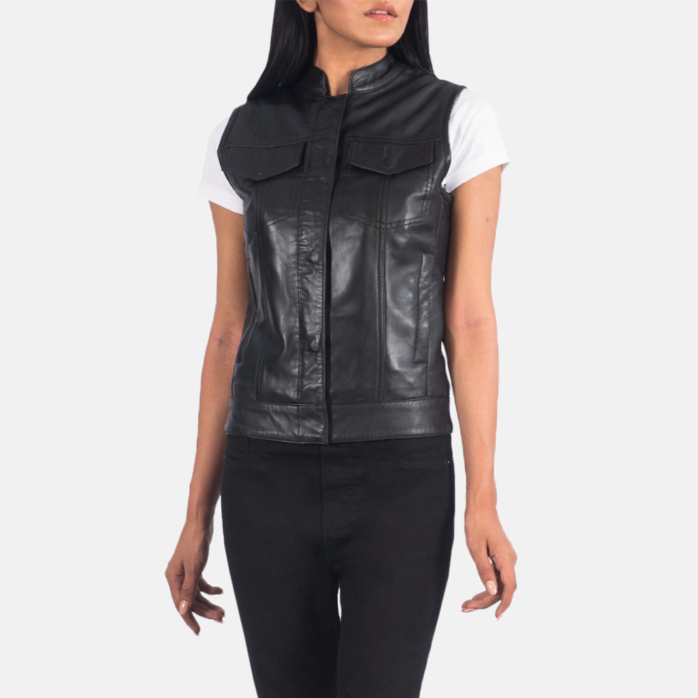 
Vista detalhada of Band & Zipper Hardware on Rayne Moto Preto Colete em Couro para Mulher