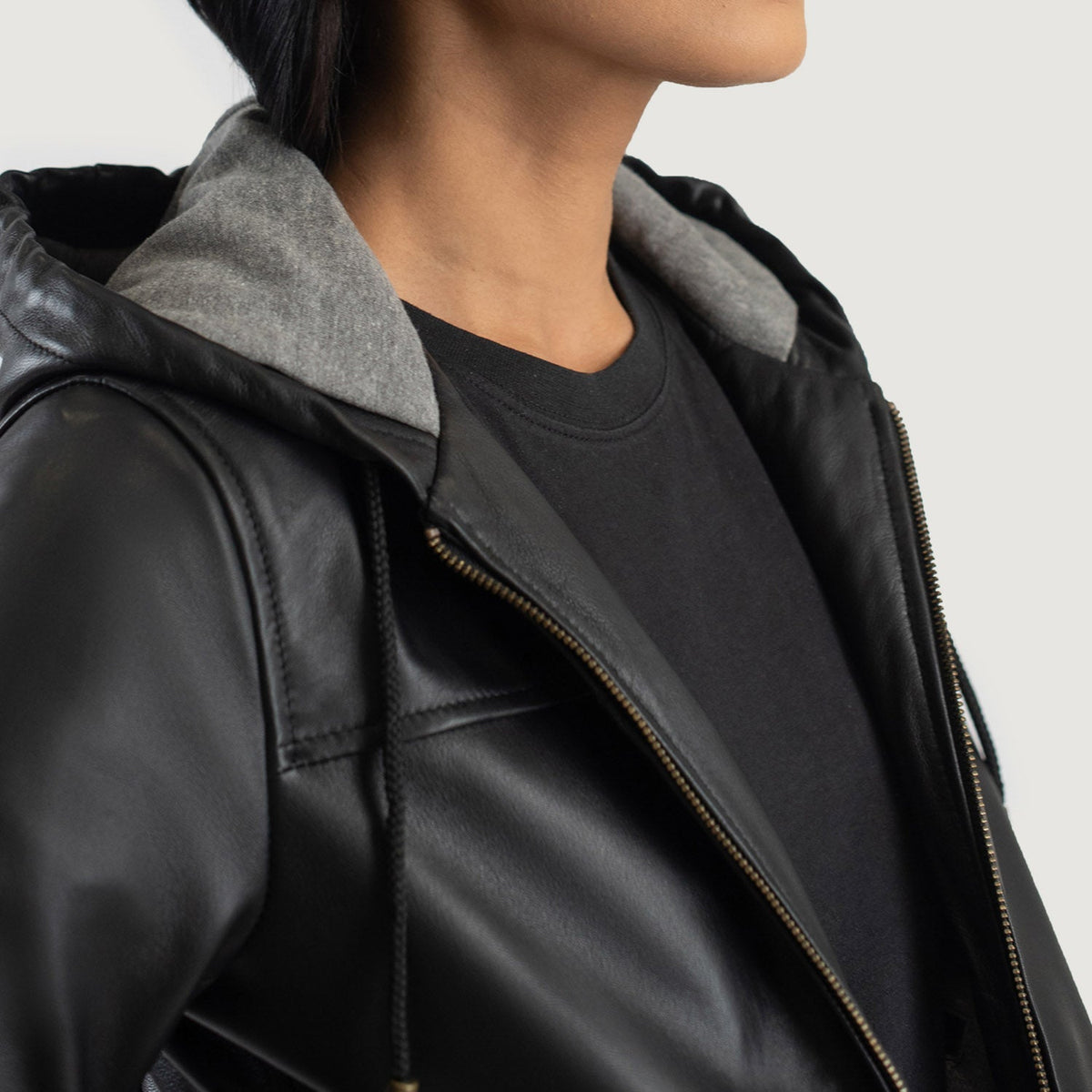 
Rebella Hooded Jaqueta Bomber de Couro para Mulher – alternate product view 6
