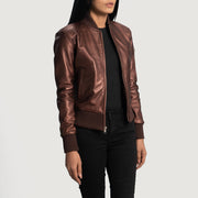 Women's Reida Bordô Blusão Bomber de Couro para Mulher - Lateral Side Profile View Showing Sleeve Cut &amp; Athletic Taper Fit