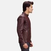 
Maroon Sheepskin Leather Biker Jacket - Vista traseira com ombros definidos e bainha impecável