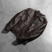 
Perspetiva vestida de Rumella Maroon Leather Biker Jacket no modelo com caimento natural à luz do dia