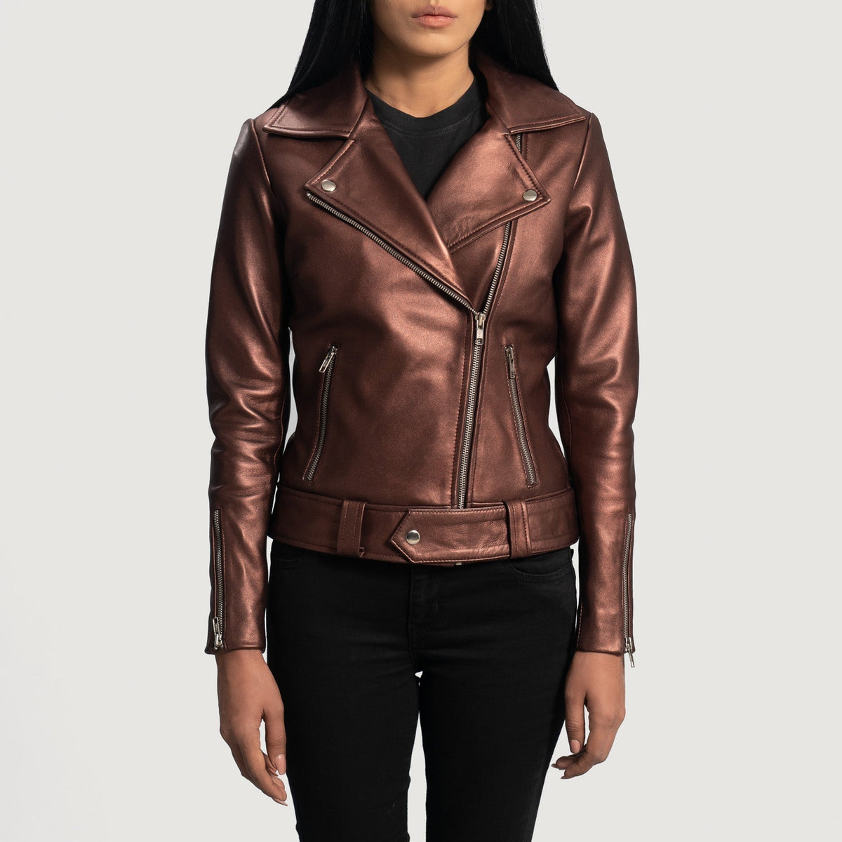 
Rumy Maroon Leather Biker Jacket in Maroon Sheepskin Leather - Vista frontal e silhueta ajustada | Comprar online