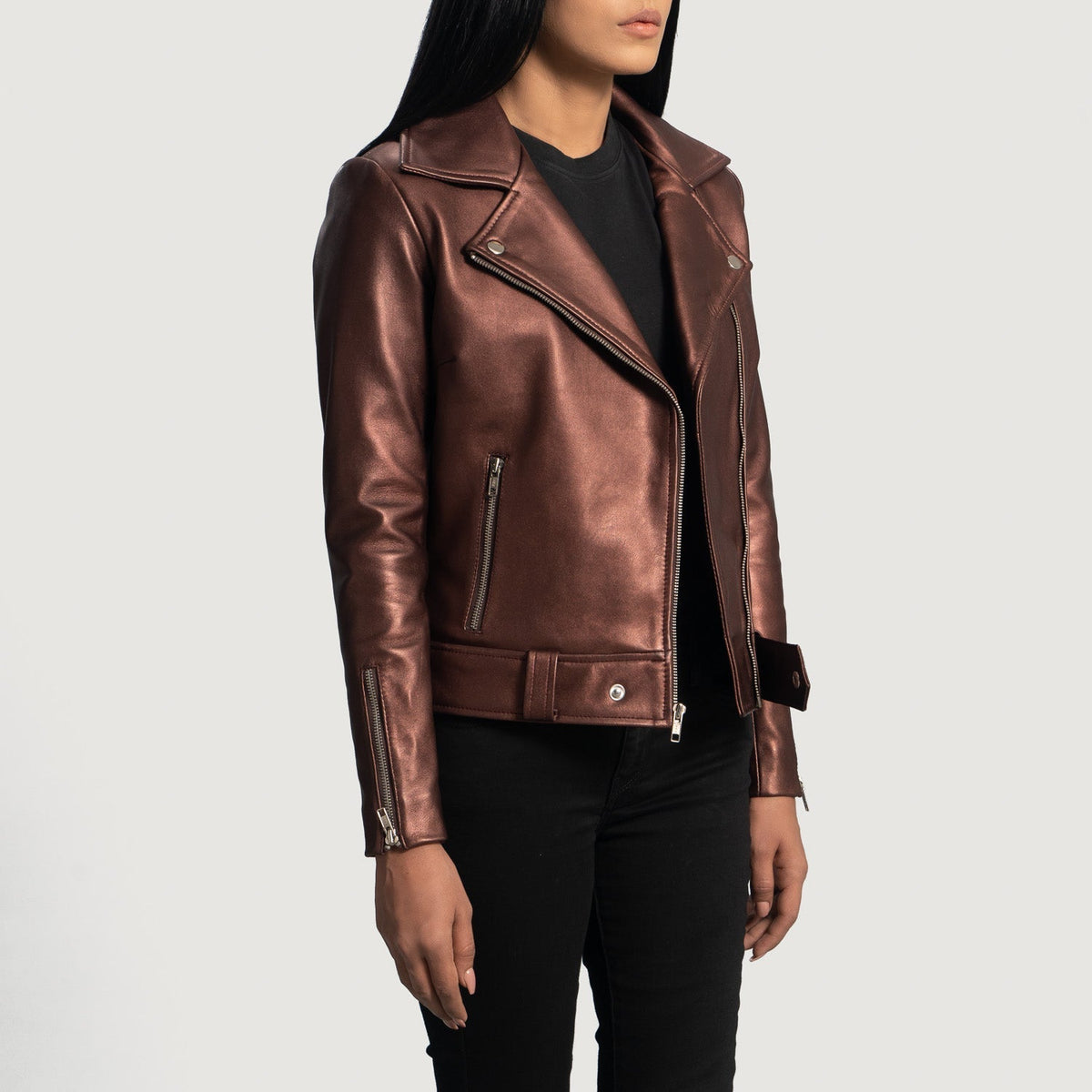 
Maroon Sheepskin Leather Biker Jacket - Vista traseira com ombros definidos e bainha impecável