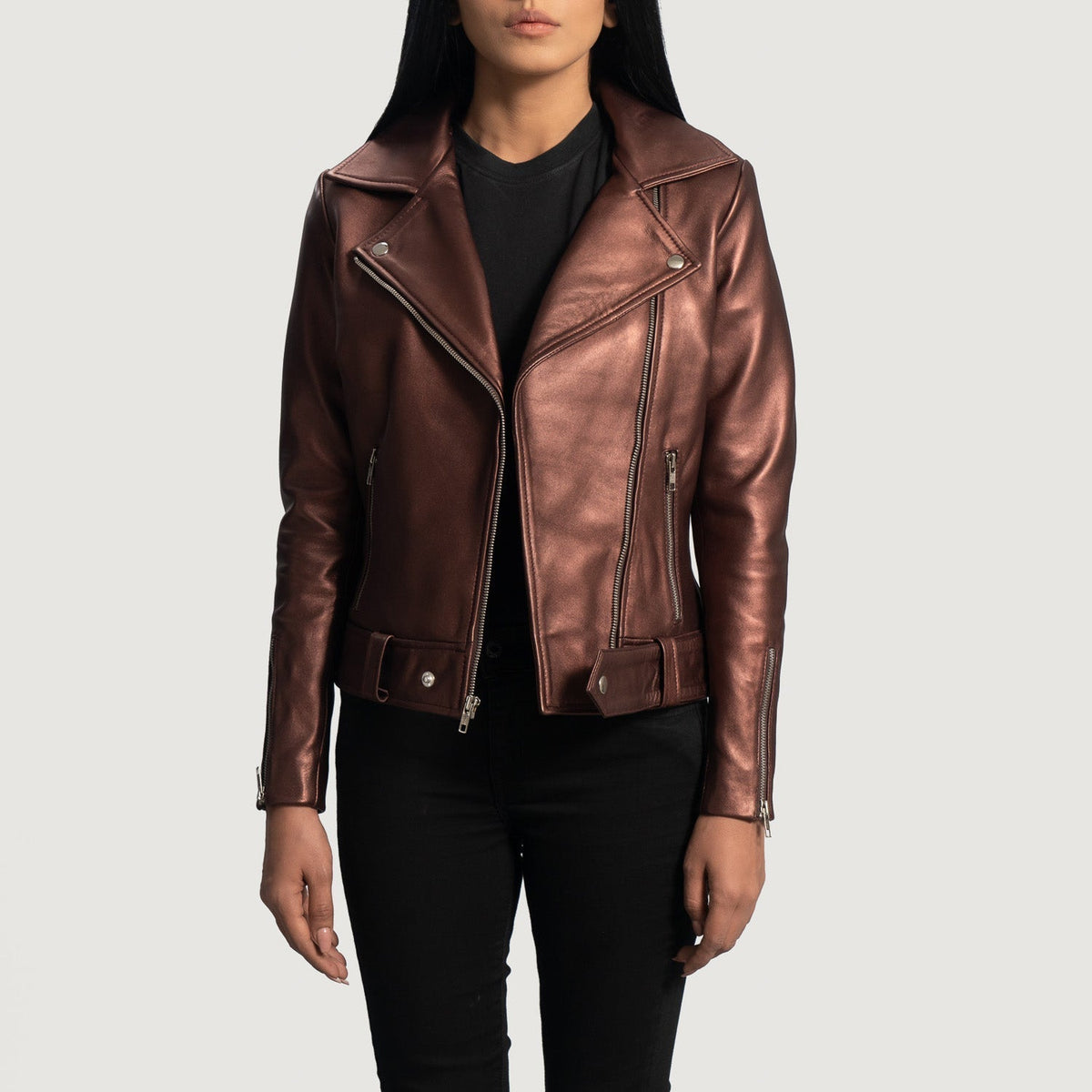 
Rumy Maroon Leather Biker Jacket - Vista lateral mostrando o corte ergonómico de mangas