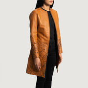 
Tan Brown Sheepskin Dip &Amp; Dye Leather Coat - Vista traseira com ombros definidos e bainha impecável