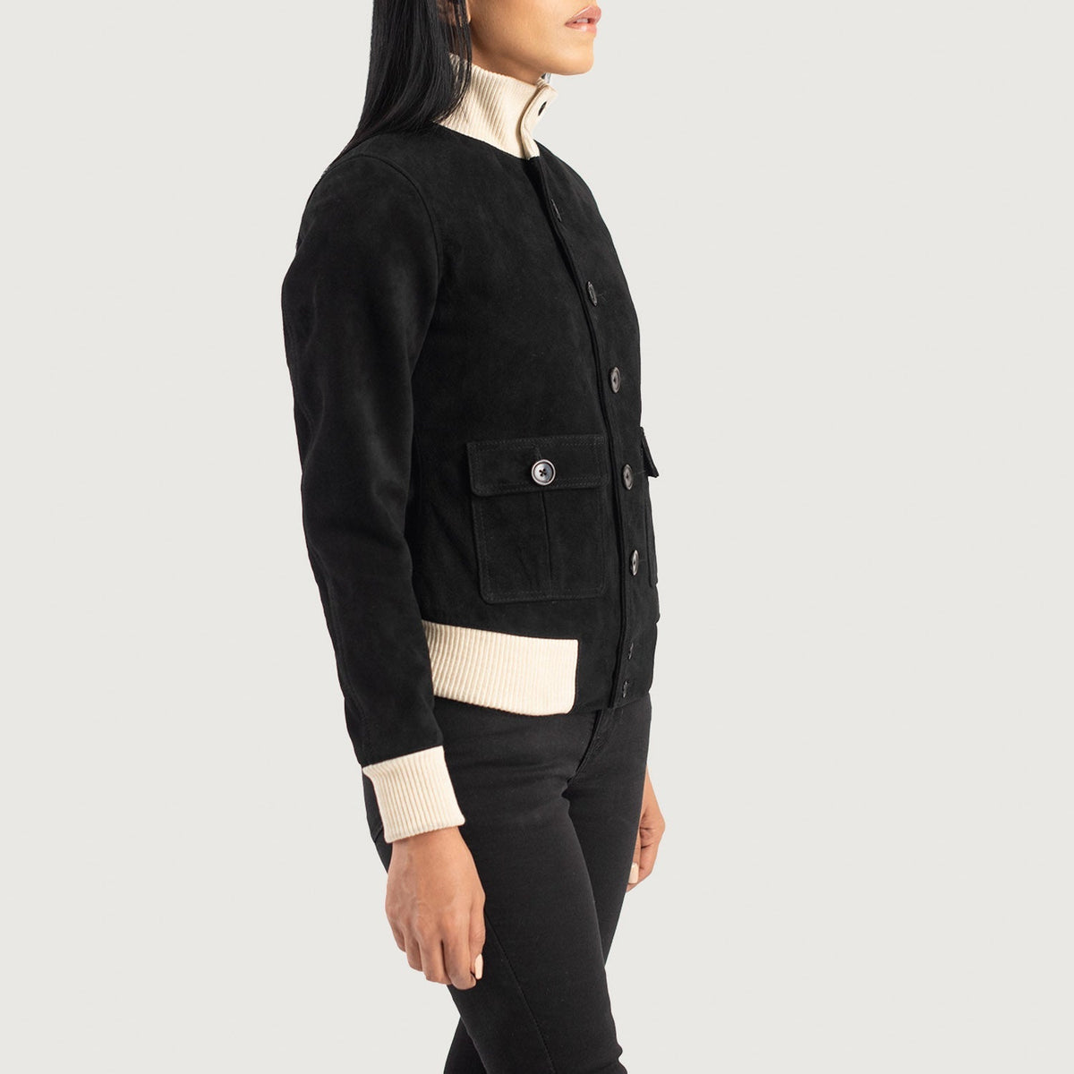 
Black Goatskin Suede Bomber Jacket - Vista traseira com ombros definidos e bainha impecável