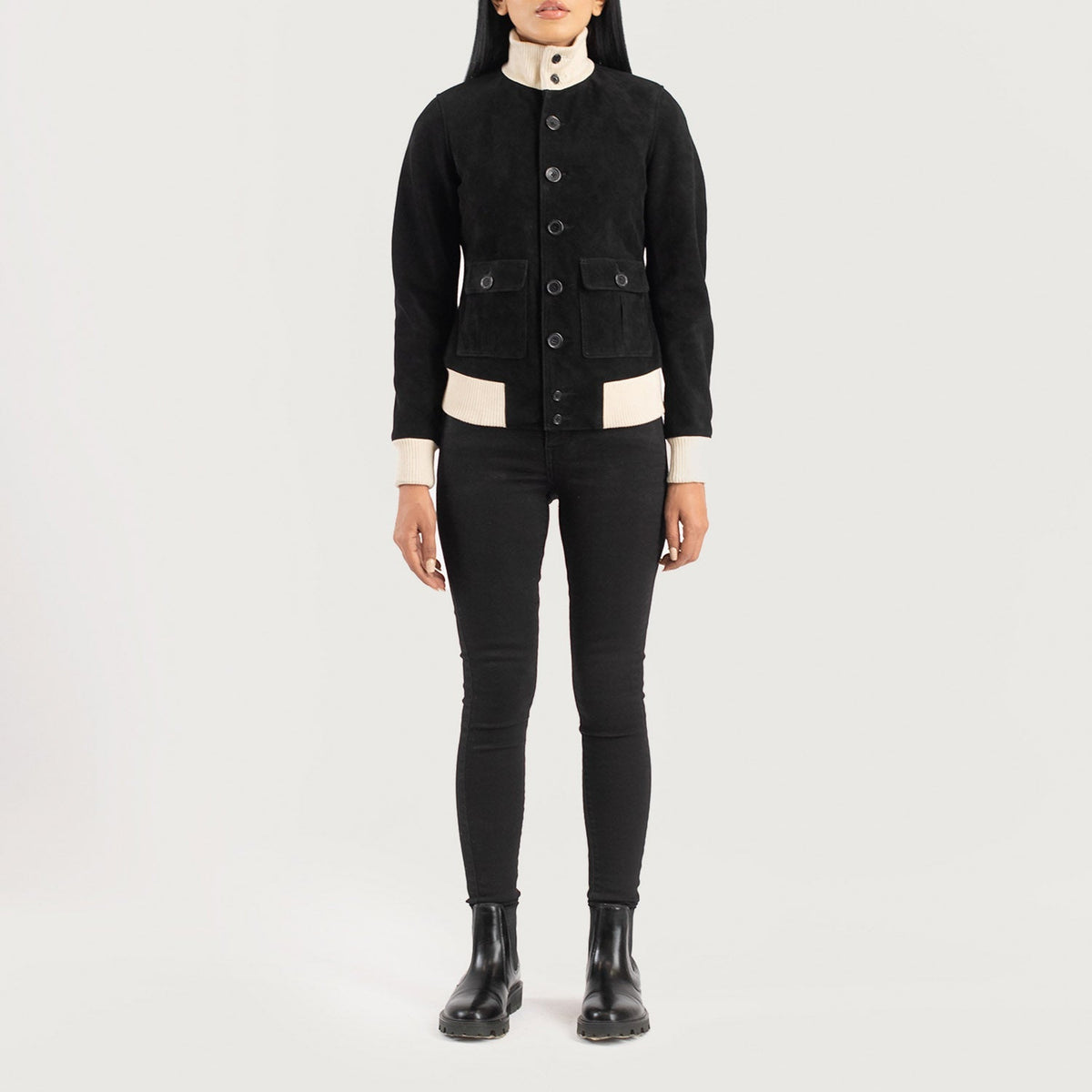 
Sasha A1 Black Suede Bomber Jacket - Vista lateral mostrando o corte ergonómico de mangas