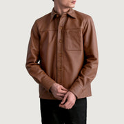 Scout Matte Castanho Leather Shirt para Homem - Lateral Side Profile View Showing Sleeve Cut &amp; Athletic Taper Fit