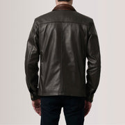 Close-Up Detail of Shirt &amp; Zipper Hardware on Sean Castanho Leather Classic Blusão de Couro para Homem For Men