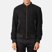 Close-Up Detail of Varsity &amp; Zipper Hardware on Men's Shane Preto Suede Blusão Bomber de Couro para Homem