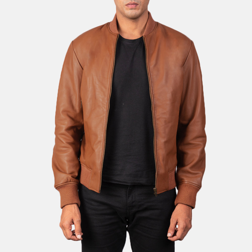 Men's Shane Castanho Blusão Bomber de Couro para Homem in Brown Sheepskin Leather - Front Profile View &amp; Tailored Silhouette | Buy Online
