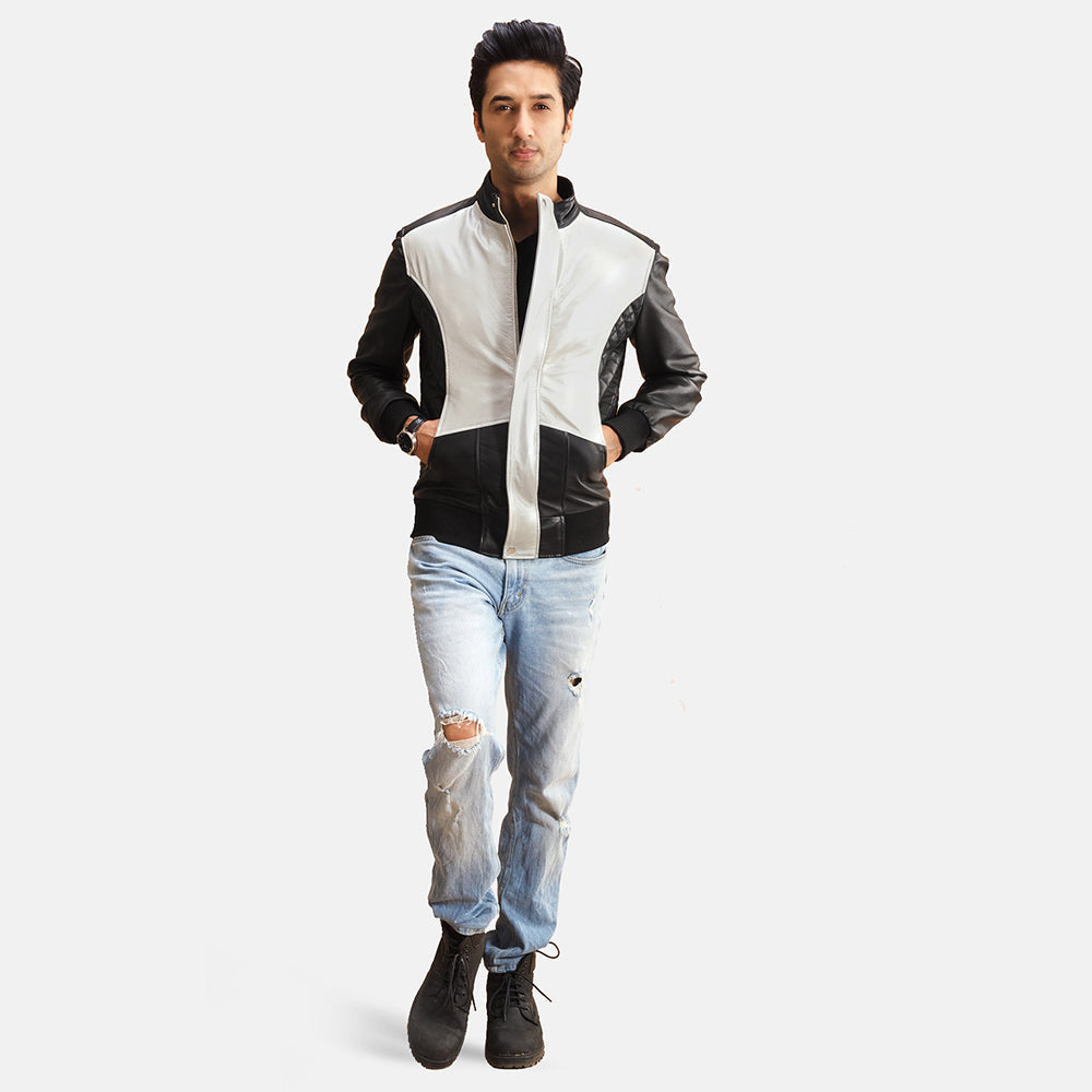
Vista detalhada of Band with snap button & Zipper with button flap Hardware on Spade Silver Preto Jaqueta Bomber de Couro para Homem