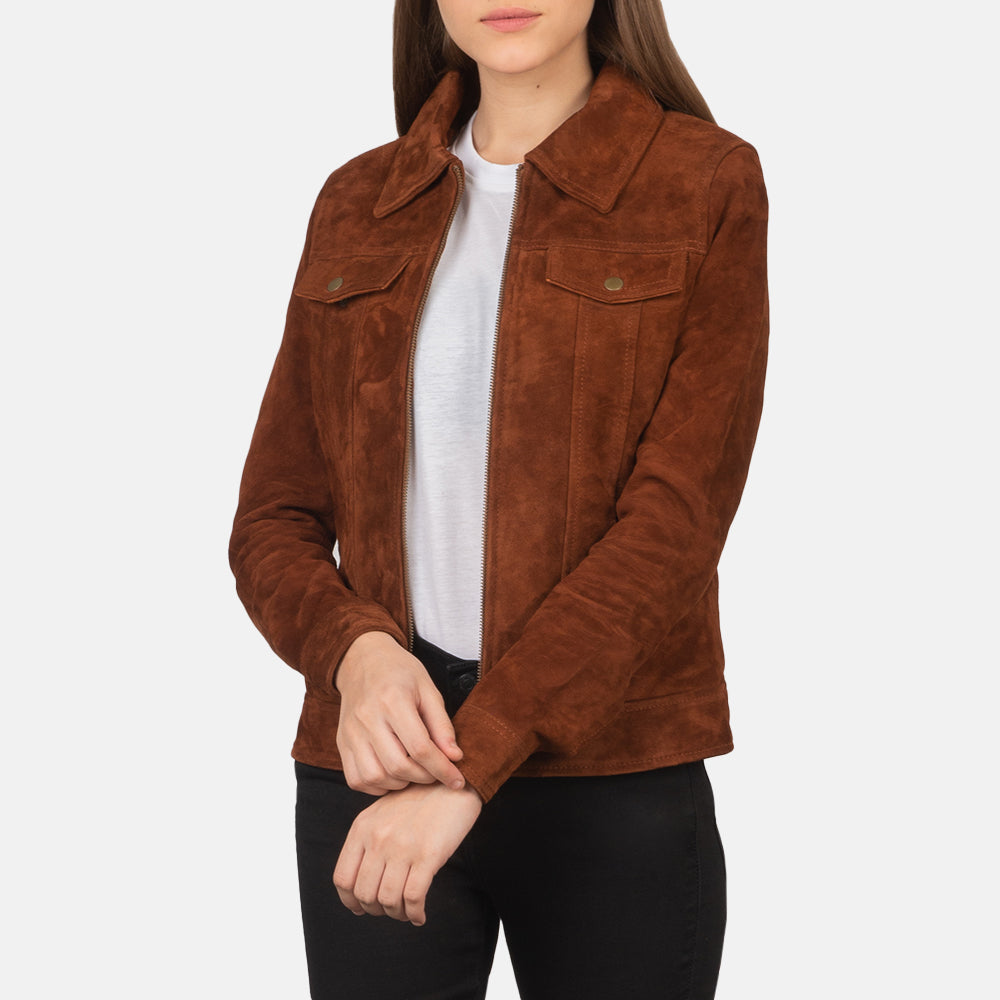 
Suzy Brown Suede Trucker Jacket in Brown Goatskin Suede - Vista frontal e silhueta ajustada | Comprar online