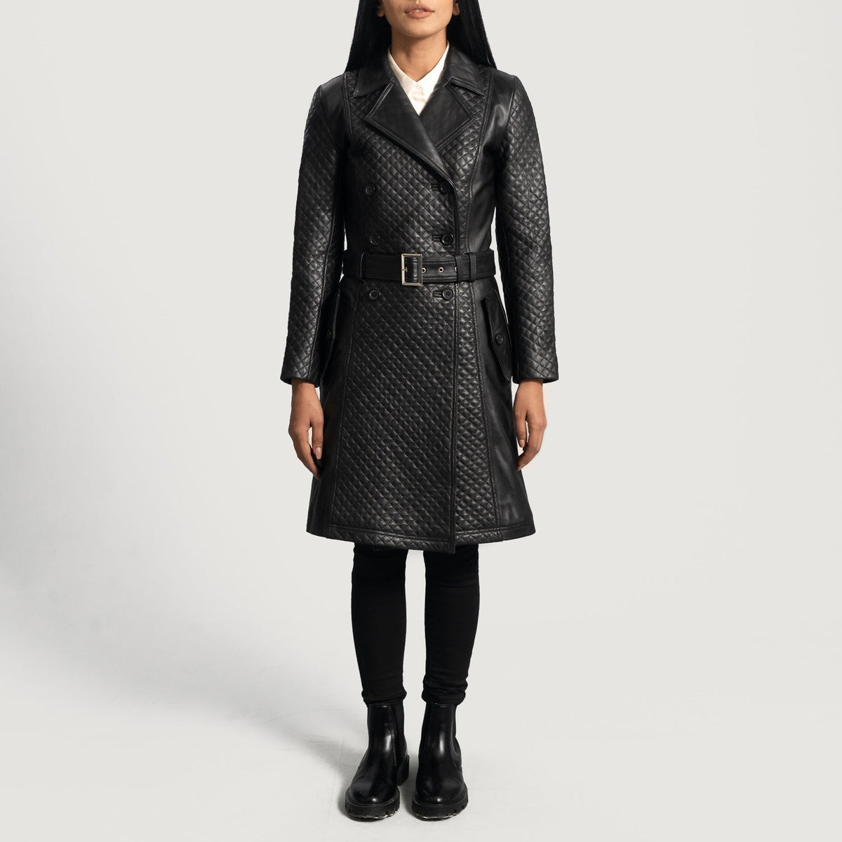 
Sweet Susan Preto Trench Casaco em Couro em Couro em Couro para Mulher - Vista lateral mostrando o corte ergonómico de mangas