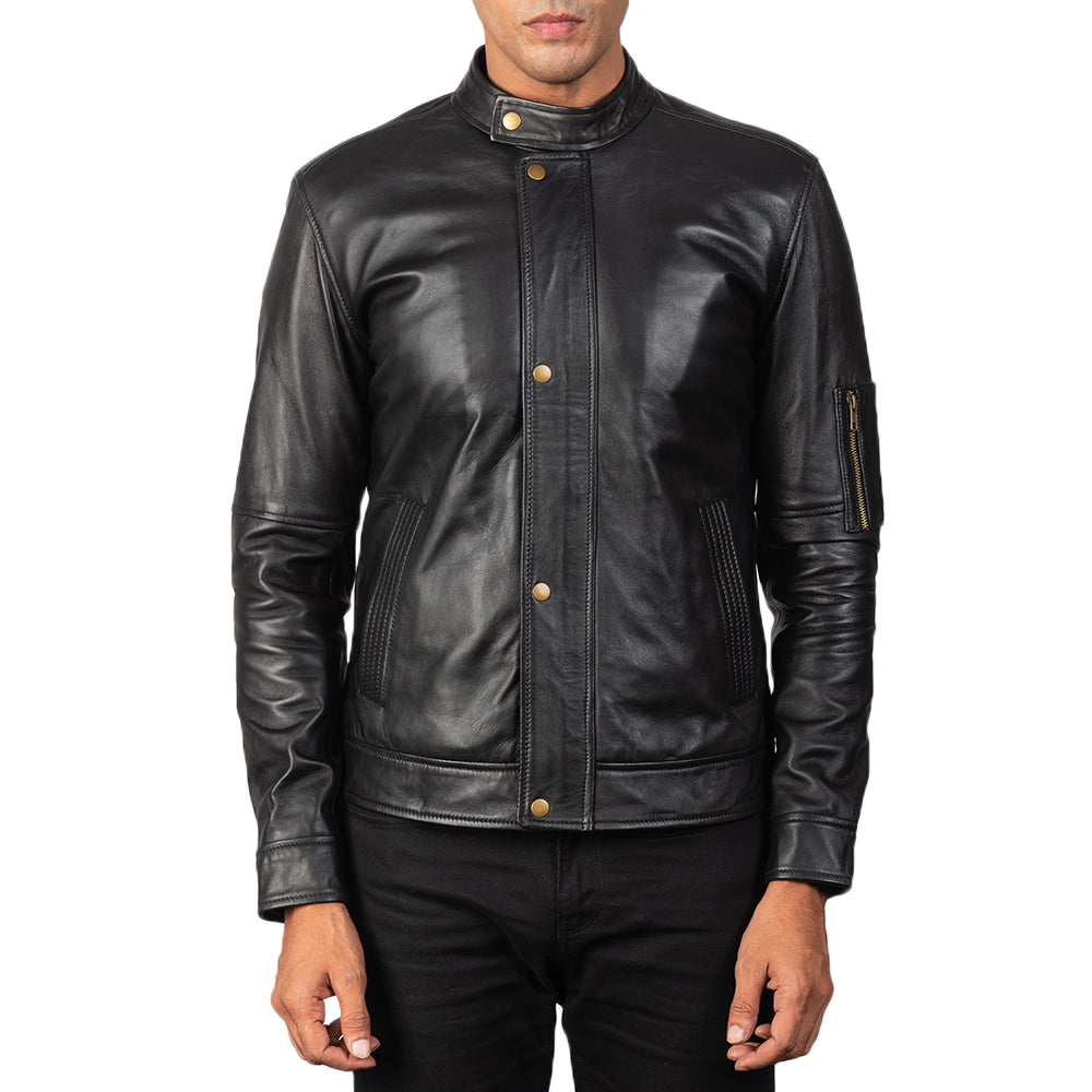 Men's Tea House Preto Blusão Biker de Couro para Homem - Lateral Side Profile View Showing Sleeve Cut &amp; Athletic Taper Fit
