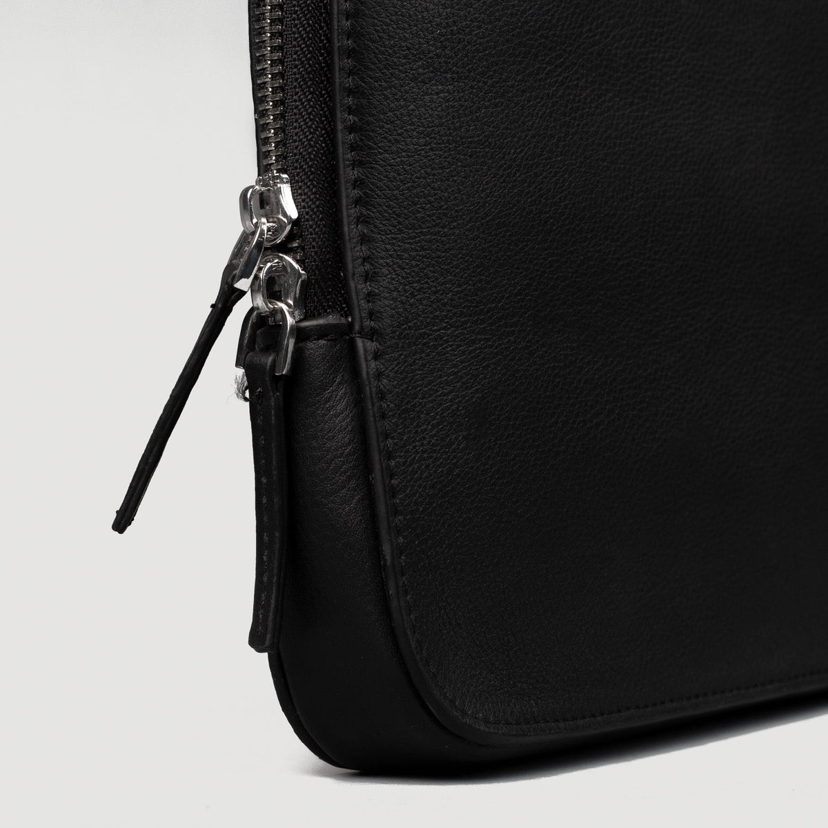 
The Baxter Leather Laptop Sleeve para Mulher para Mulher – alternate product view 6