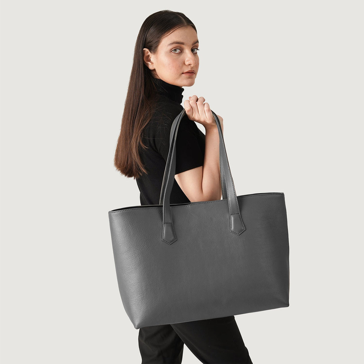 
The Bianca Bolsa tote em couro – alternate product view 2