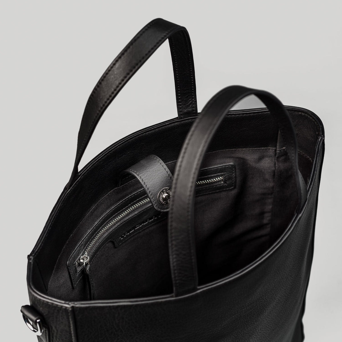 
The Poet Bolsa tote em couro – alternate product view 7