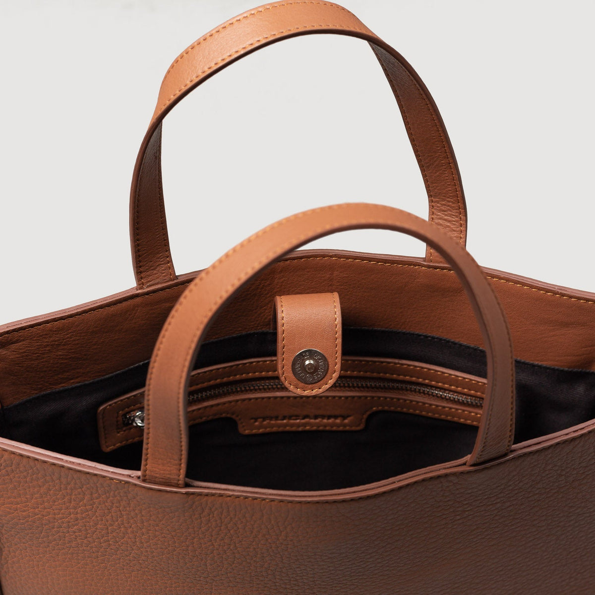
The Poet Bolsa tote em couro – alternate product view 8