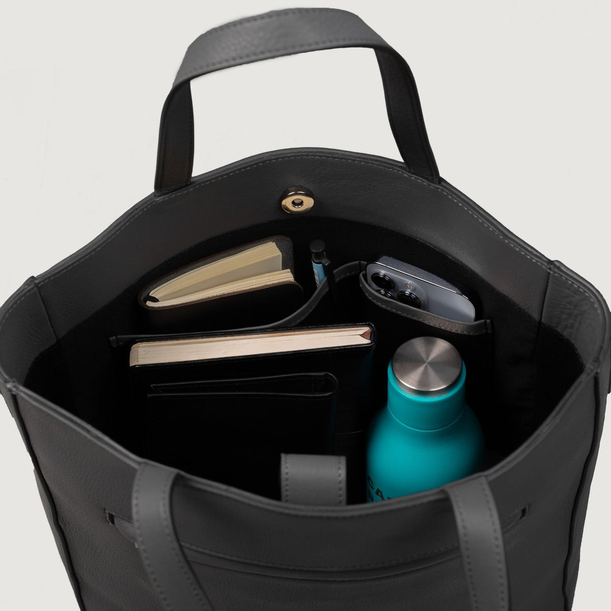 
The Poet Bolsa tote em couro – alternate product view 8