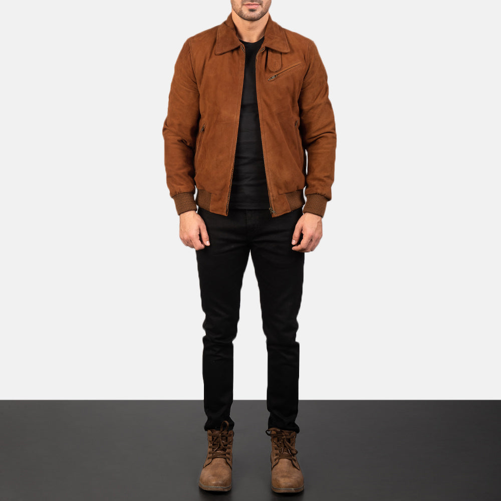 Men's Tomchi Castanho Claro Suede Blusão de Couro para Homem - Lateral Side Profile View Showing Sleeve Cut &amp; Athletic Taper Fit