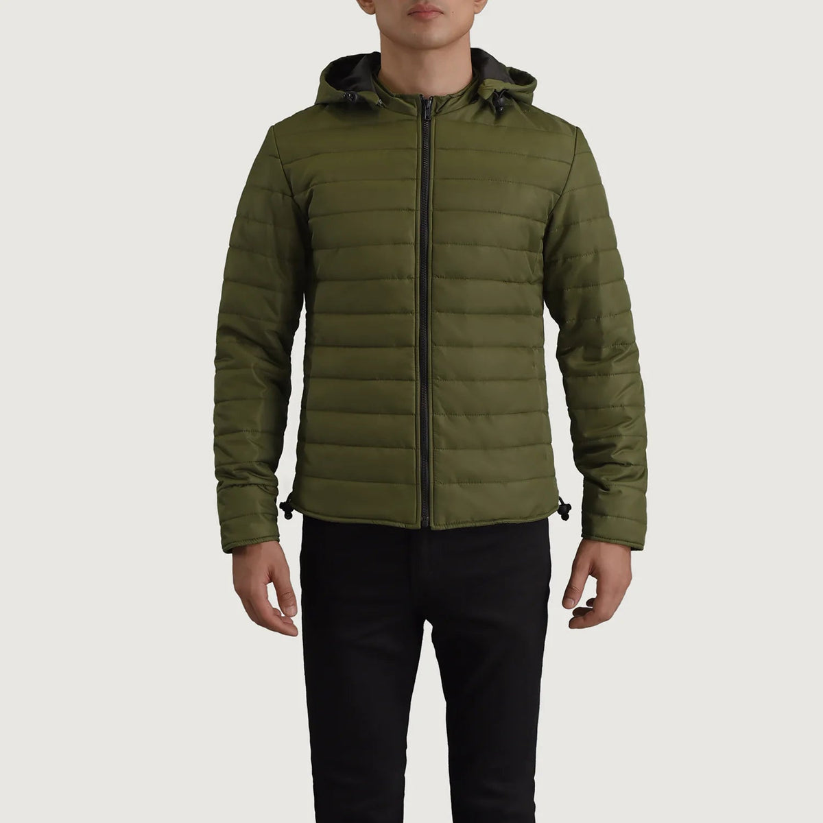 Close-Up Detail of Classic Collar &amp; Zipper Hardware on Tyler Verde Hooded Puffer Blusão de Couro para Homem