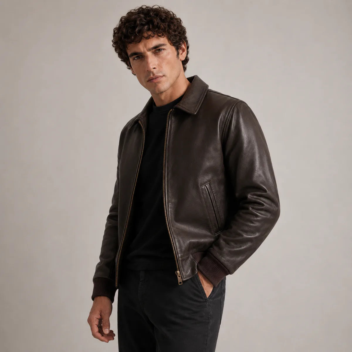 Dark Brown Authentic Sheepskin &Amp; Shearling Bomber Jacket - Vista traseira com ombros definidos e bainha impecável