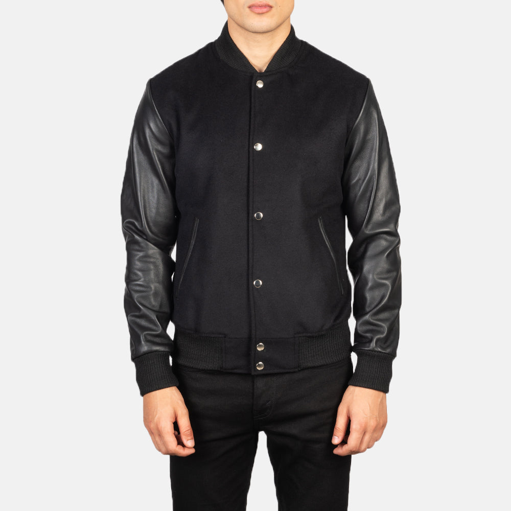 
Vista detalhada of Varsity & Snap Buttons Hardware on Vaxton Preto Hybrid Varsity Jaqueta de Couro para Homem