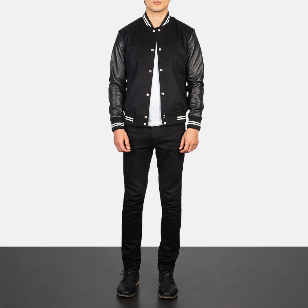 Men's Vaxton Preto Striped Hybrid Varsity Blusão de Couro para Homem - Lateral Side Profile View Showing Sleeve Cut &amp; Athletic Taper Fit