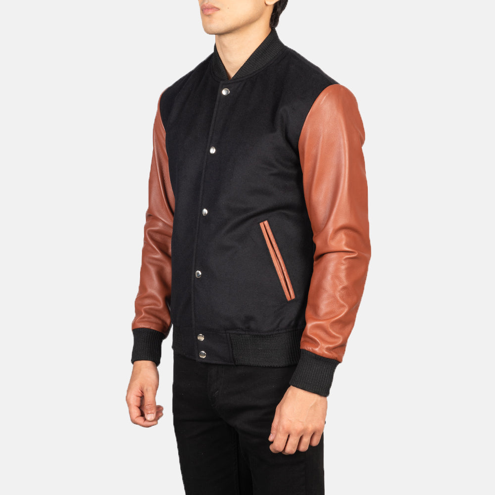 
Black & Brown Sheepskin Leather Varsity Jacket - Vista traseira com ombros definidos e bainha impecável