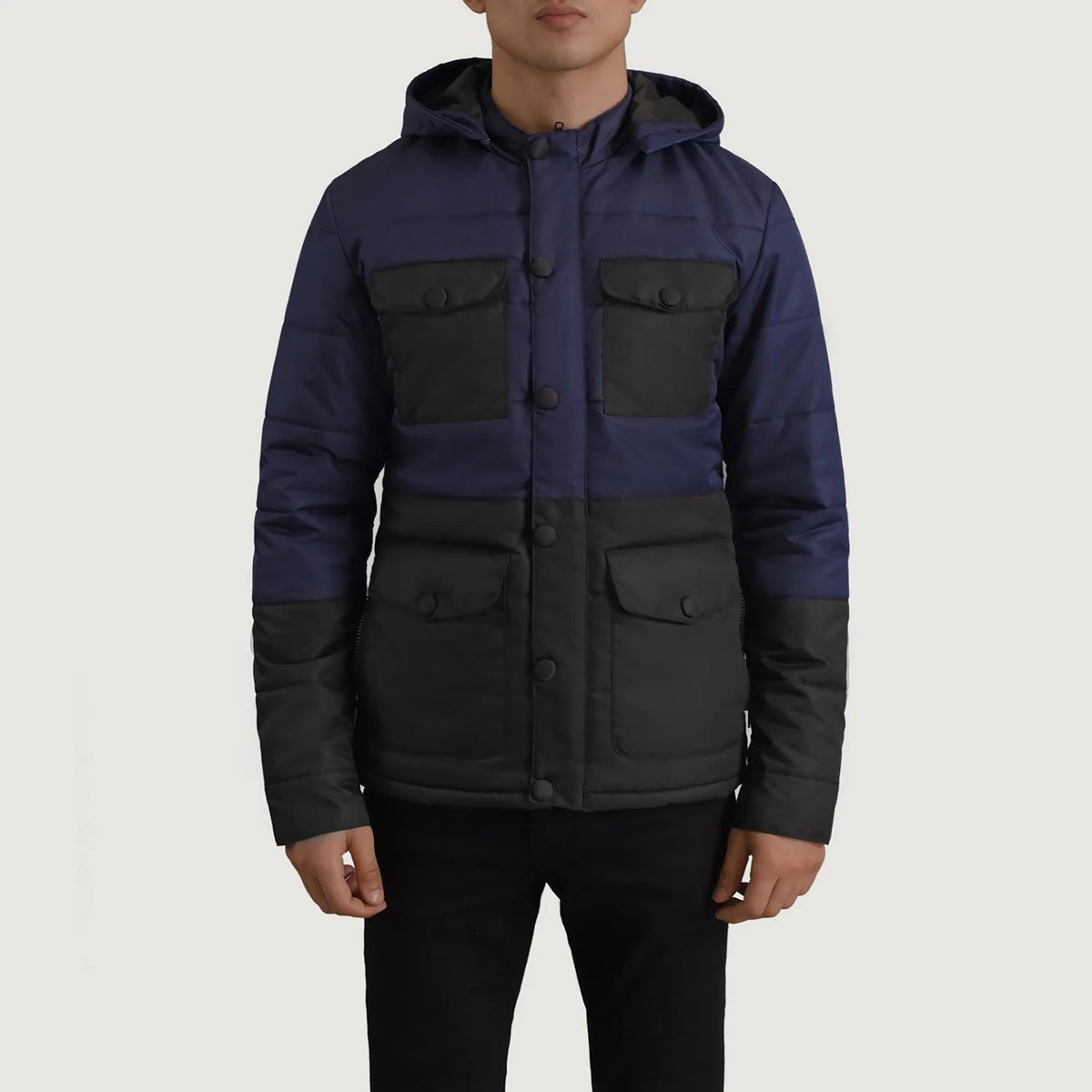 
Vista detalhada of Classic Collar & Heavy-Duty Zipper Hardware on Wayne Preto & Azul Hooded Puffer Jaqueta de Couro para Homem