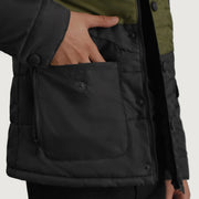 
Vista interior Showing Quilted Viscose Lining & Dois bolsos interiores funcionais