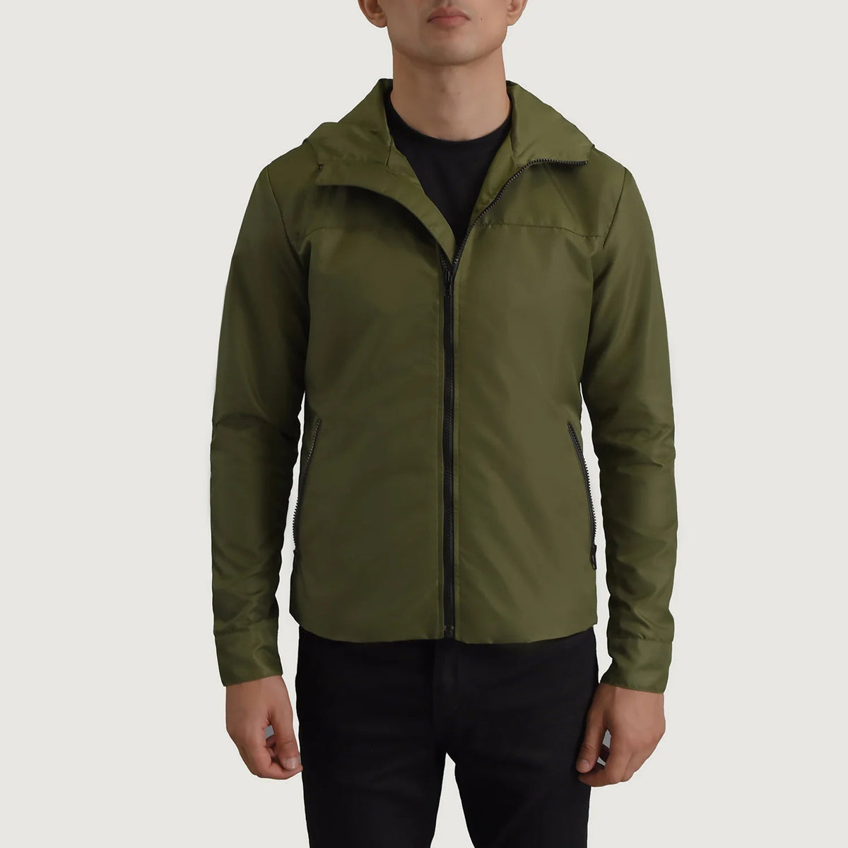 
Vista detalhada of Classic Collar & Zipper With Inside Wind Flap. Hardware on Wesley Verde Hooded Windbreaker Jaqueta de Couro para Homem