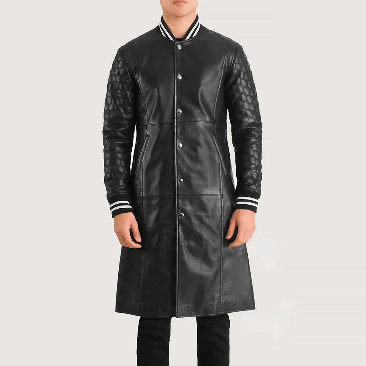
Vista detalhada of Varsity collar & Snap Button button Hardware on Wilde Preto Leather Varsity Casaco em Couro para Homem