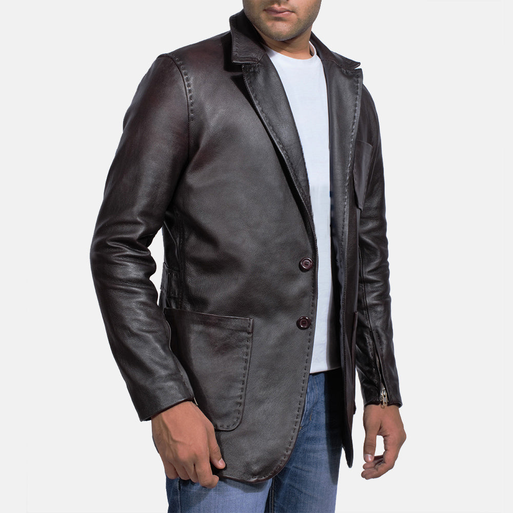 Close-Up Detail of Notch &amp; Button Hardware on Men's Wine Preto Blazer de Couro de Couro para Homem