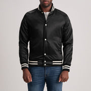 Xander Preto Varsity Blusão de Couro para Homem in Black Satin - Front Profile View &amp; Tailored Silhouette | Buy Online