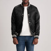 Xander Preto Varsity Blusão de Couro para Homem - Lateral Side Profile View Showing Sleeve Cut &amp; Athletic Taper Fit