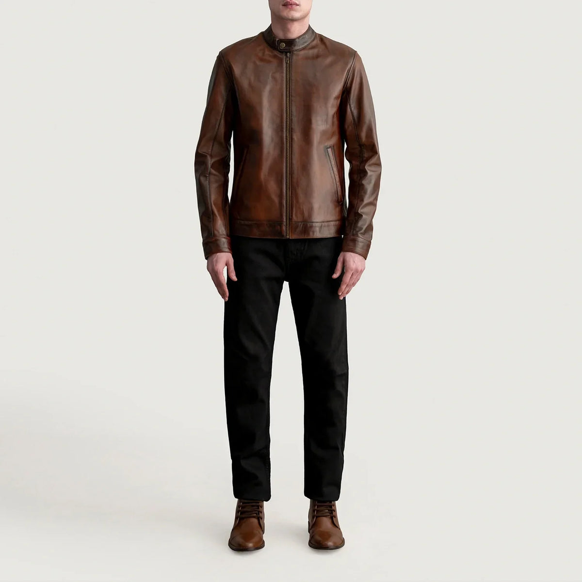 Close-Up Detail of Snap Button &amp; Zipper Hardware on Zen Distressed Castanho Blusão Biker de Couro para Homem