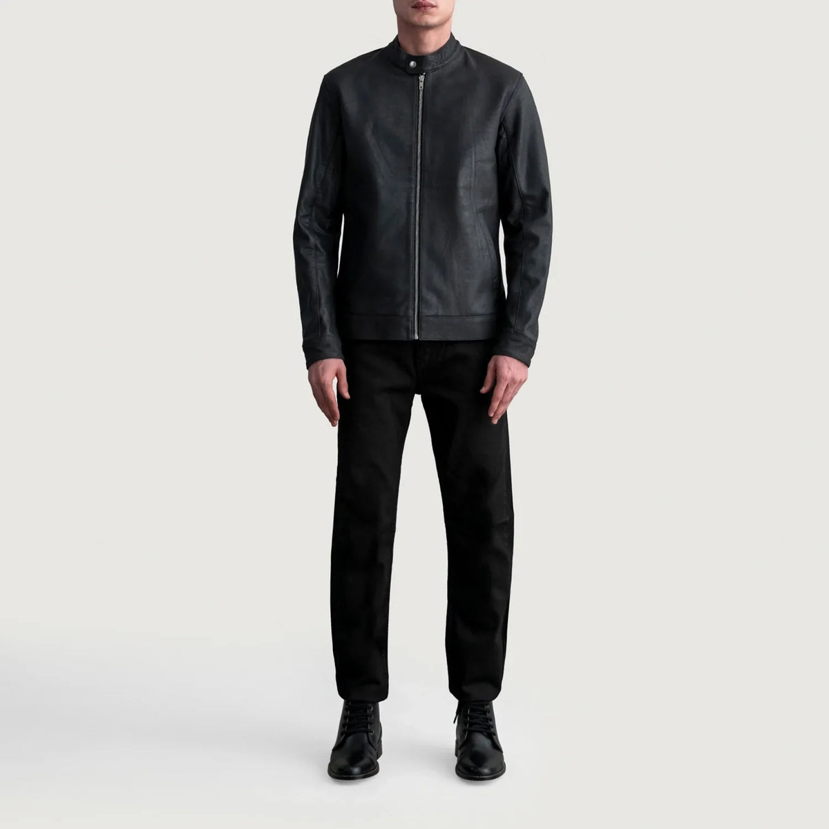 Close-Up Detail of Snap Button &amp; Zipper Hardware on Zen Tumbled Preto Blusão Biker de Couro para Homem