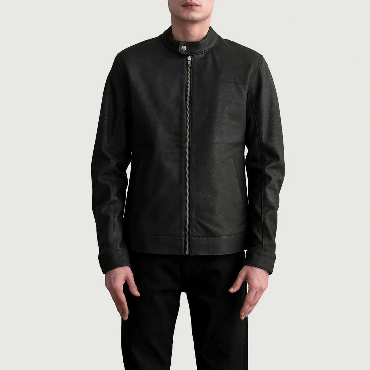 
Zen Tumbled Castanho Jaqueta Biker de Couro para Homem - Vista lateral mostrando o corte ergonómico de mangas