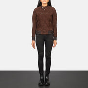 
Zenna Mocha Suede Bomber Jacket - Vista lateral mostrando o corte ergonómico de mangas